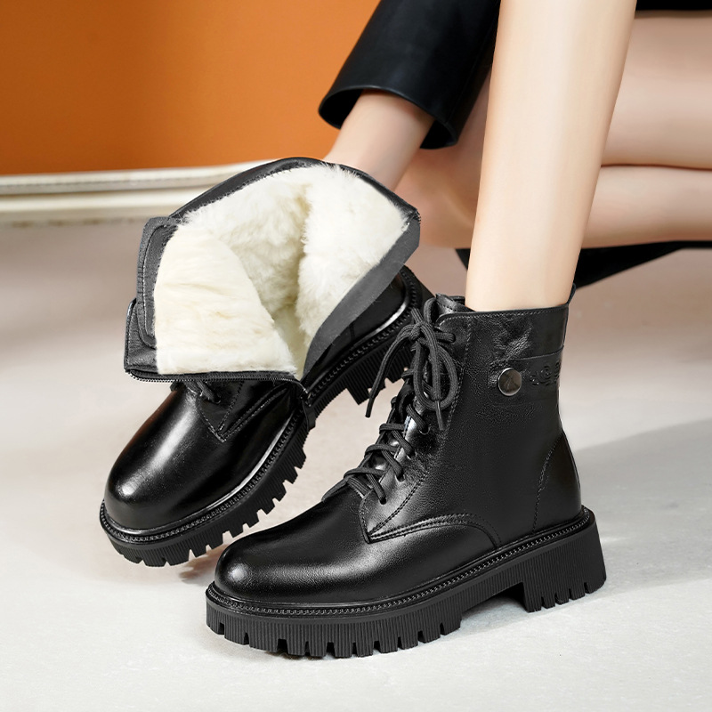 2025新款女靴子冬矮跟马丁靴 加厚加绒羊毛鞋皮毛一体妈妈雪地靴