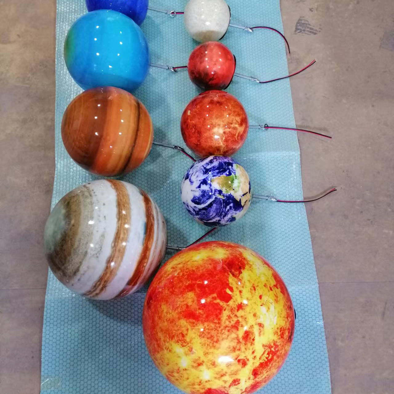 厂家直销定制版星球落地灯亚克力宇宙星球八大行星有机玻璃星球灯