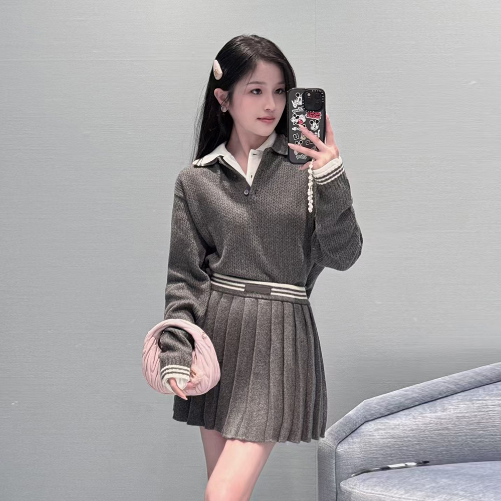 C3穿搭高定非正式学院风羊绒羊毛polo领针织衫百褶半裙灰色套装