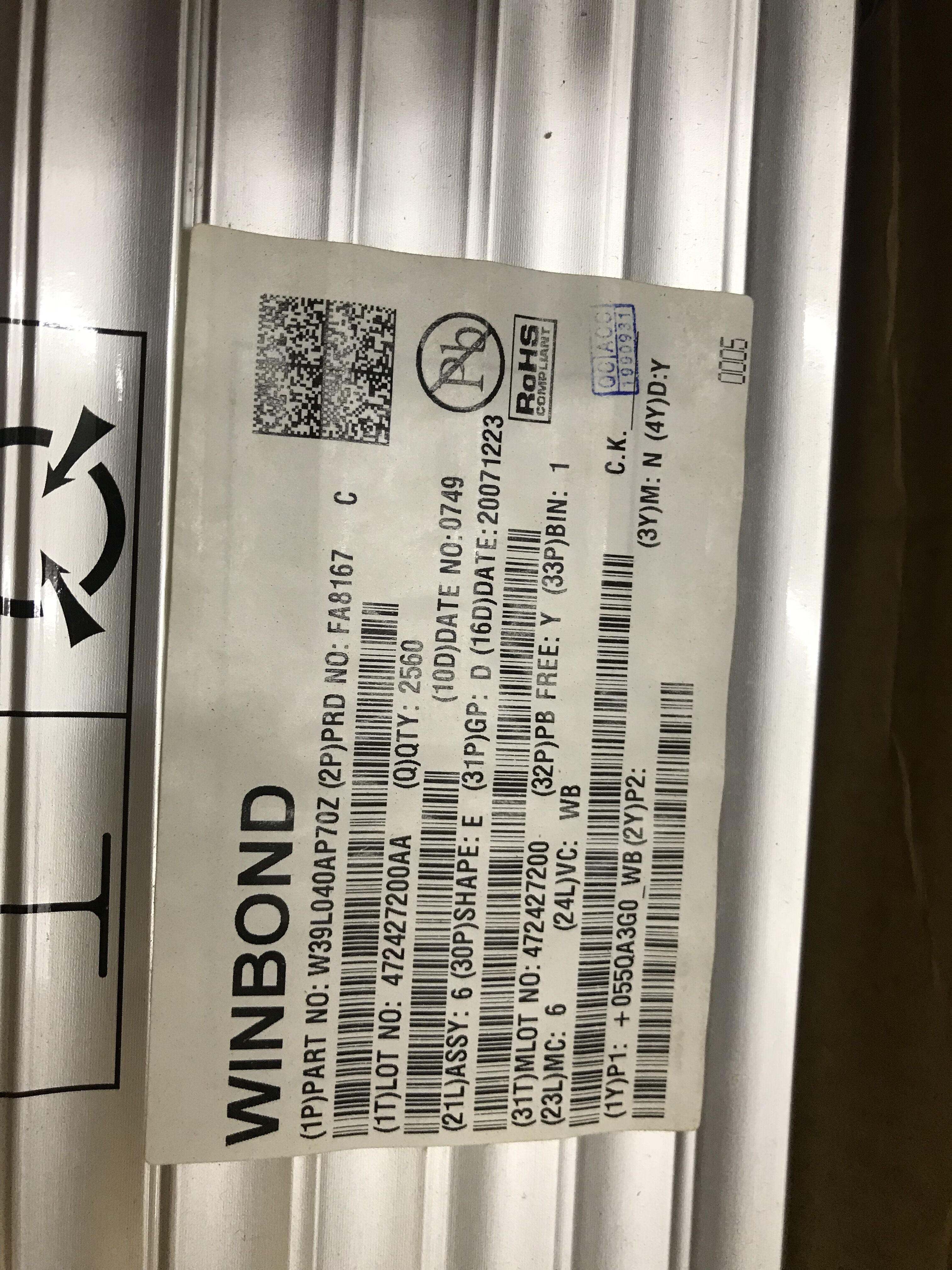 100PCS 原厂原装 承诺假一罚十 W39L040AP70Z 每购买1件=100PCS