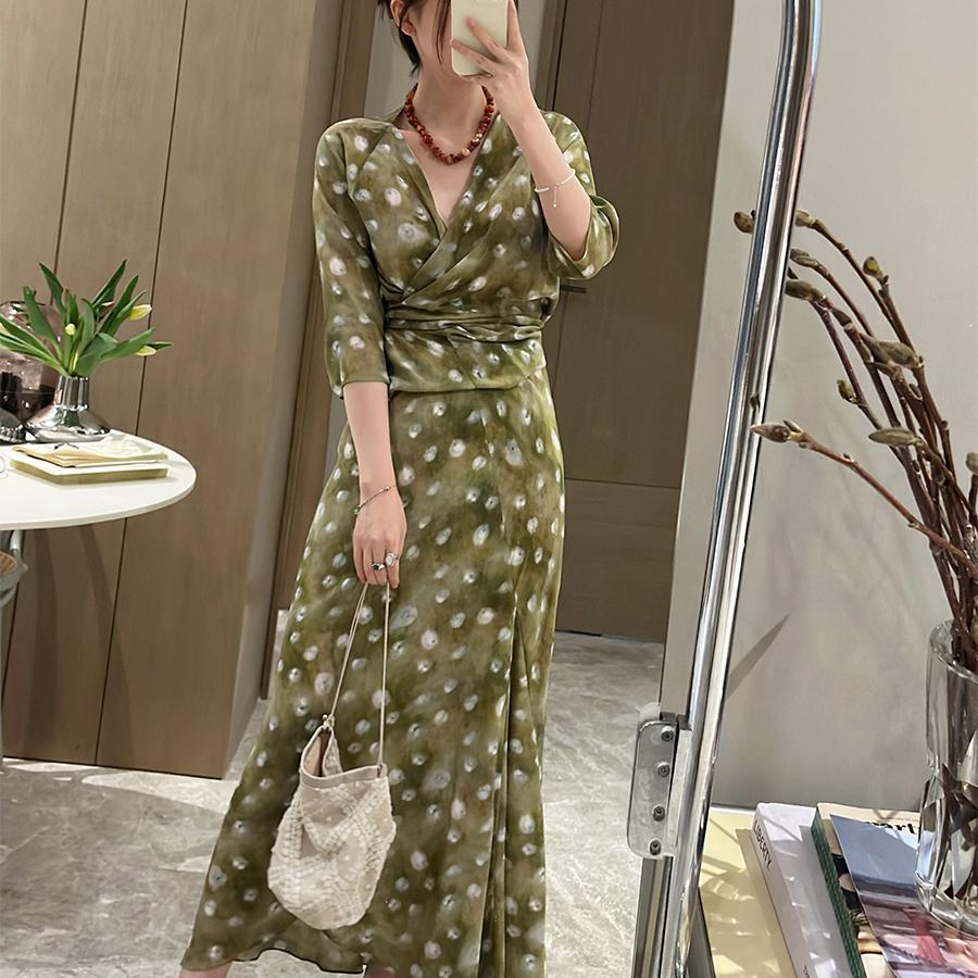 btbstudio  朦胧美感水彩晕染棕色斑点真丝裹身连衣裙