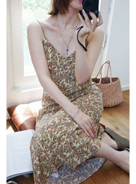 btbstudio 印度古布系列 法式枝叶小果实印花 氛围感吊带长连衣裙