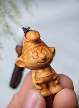 崖柏木雕蓝精灵网红可爱卡通木质汽车钥匙扣手机链包包挂件装饰品