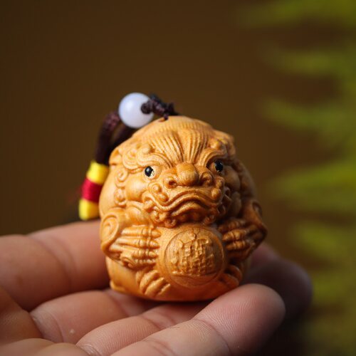 崖柏木招财进宝貔貅手把件有求必应转运球实木雕刻把玩件车载挂件