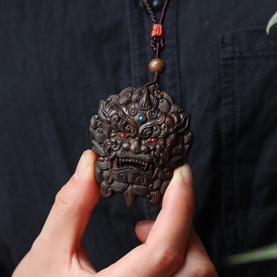 沉香木谛听吊坠貔貅木雕