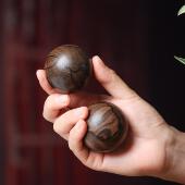 健身球手球实心沉香保健球中老年人按摩手转球训练用球把玩手握球