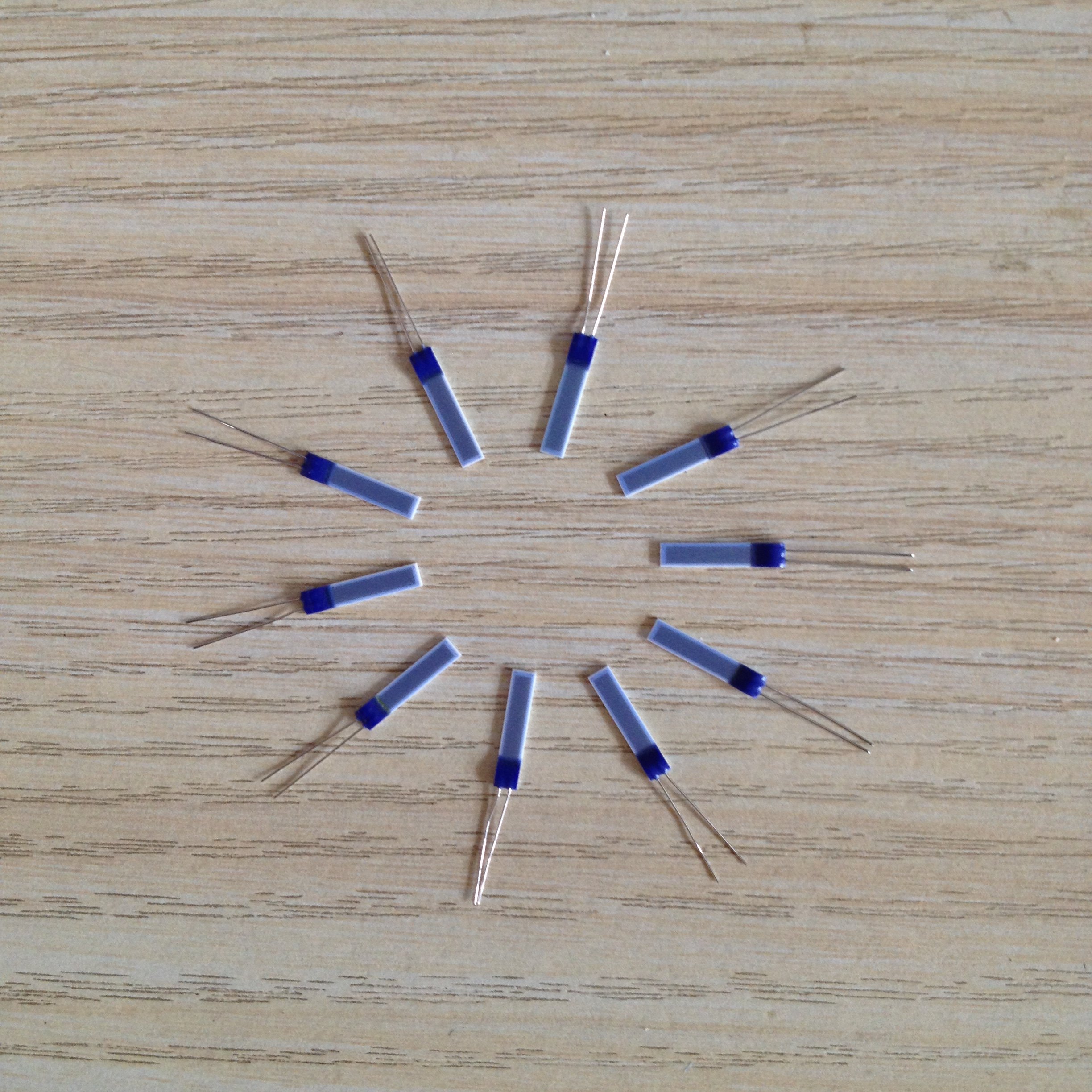 贺利氏薄膜铂电阻 pt100元件 德国pt1000温度传感器 m422