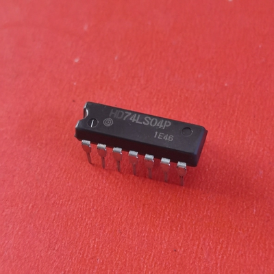 【实体店】HD74LS04P PIC16C56A-04/P CD40106BE 实价一只起售