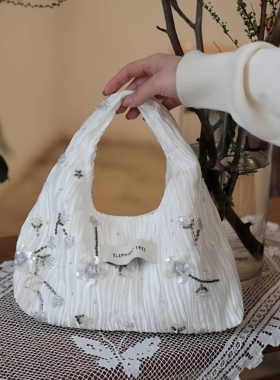 文艺小清新miu系珠片花朵小hobo水桶遛弯手拎饭盒包春夏女包高级