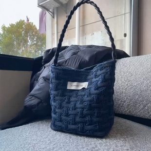 褶皱牛仔秋冬时尚 百搭女生水桶包帆布包大容量小众包包单肩包手拎