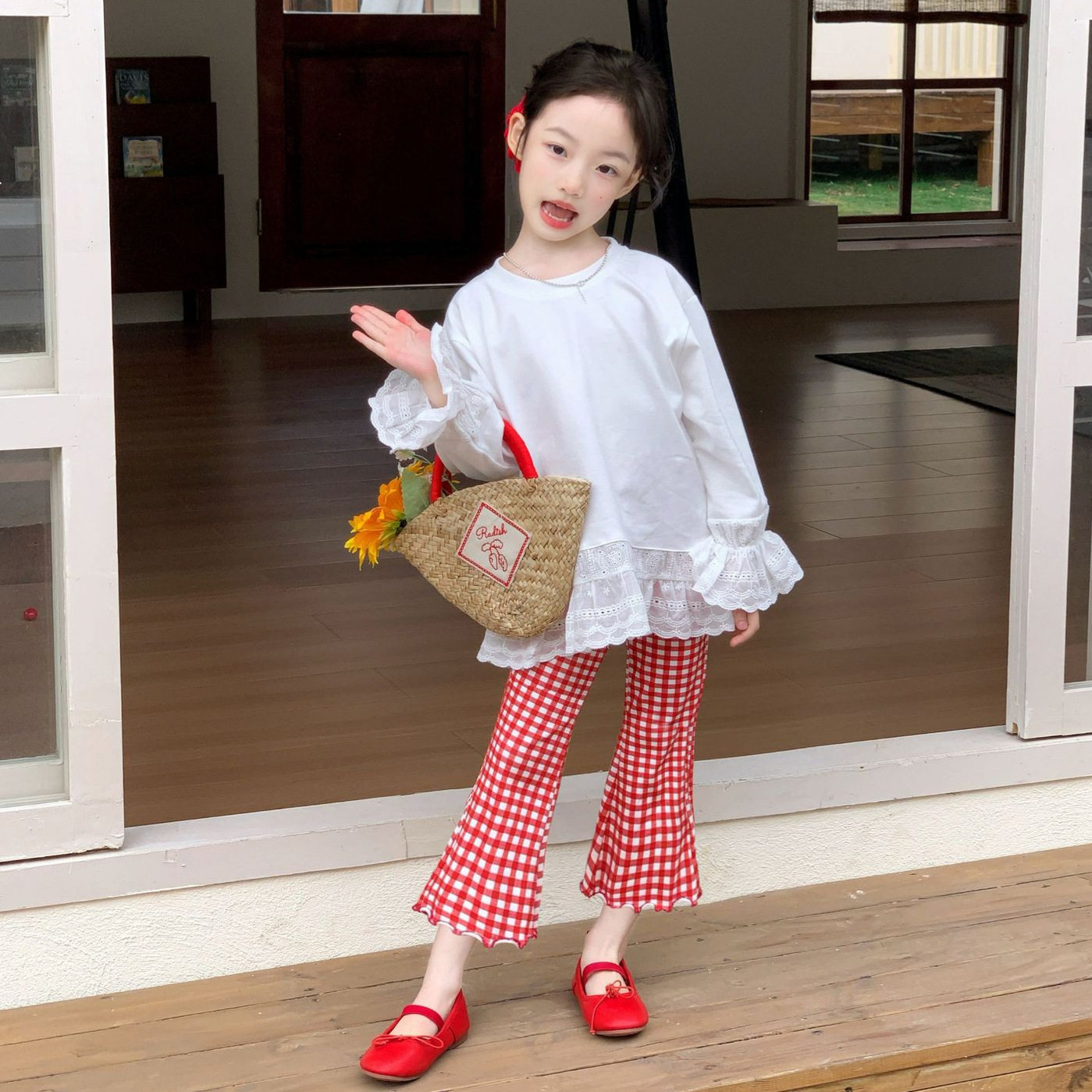 韩版童装2026春新款女童甜美花边长袖T恤 女宝宝洋气蕾丝裙摆上衣