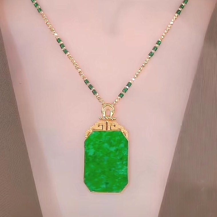 奥特莱斯撤柜清仓折扣捡漏新款无事牌吊坠女款仿和田玉镶嵌项链