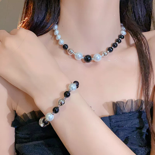 奥特莱斯折扣撤柜清仓捡漏店几何黑白拼接珍珠项链outlets女配饰