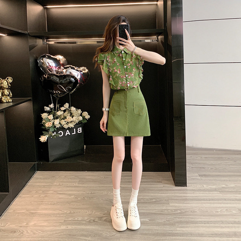 甜美风时尚休闲套装女新款设计感宽松短袖碎花上衣牛仔短裙两件套
