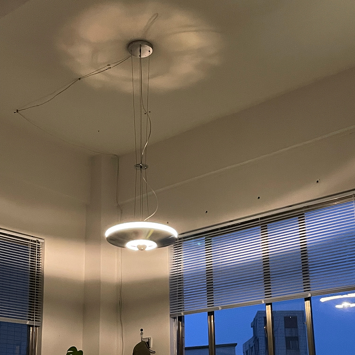 荷兰UNIVERSO飞碟吊灯