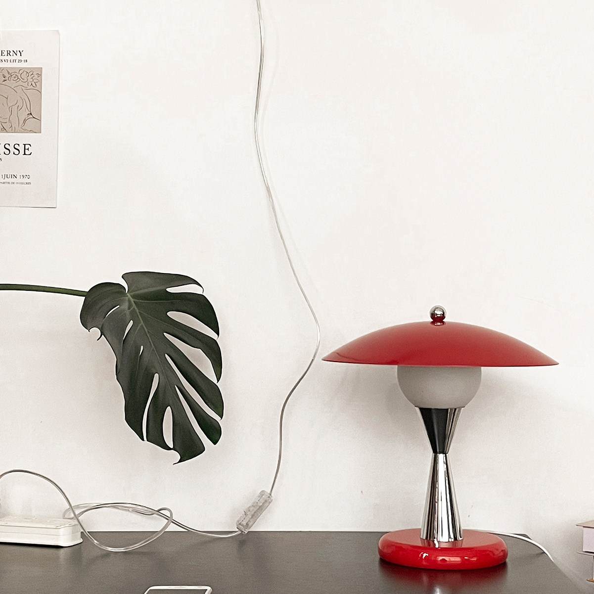 光源陈列 斗笠 丹麦台灯 设计师中古桌面 后现代摄影复古红色简约