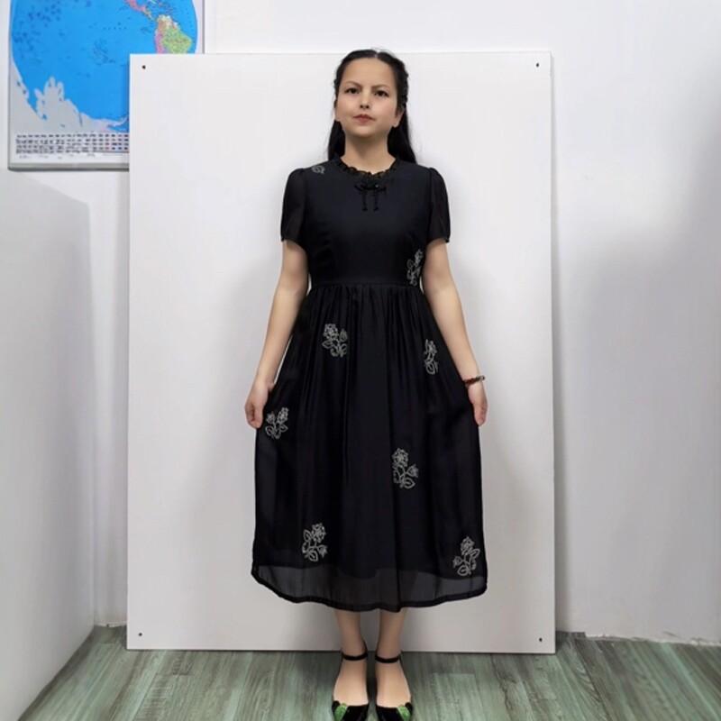 复古淑女风A字摆刺绣中长连衣裙
