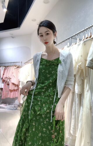 法式复古碎花两件套吊带连衣裙女2026年夏设计感荷叶边度假风裙子