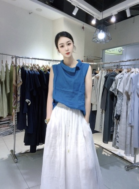 2026夏新新款100%苎麻荡领后背镂空背心衬衫上衣女夏湖蓝色小衫