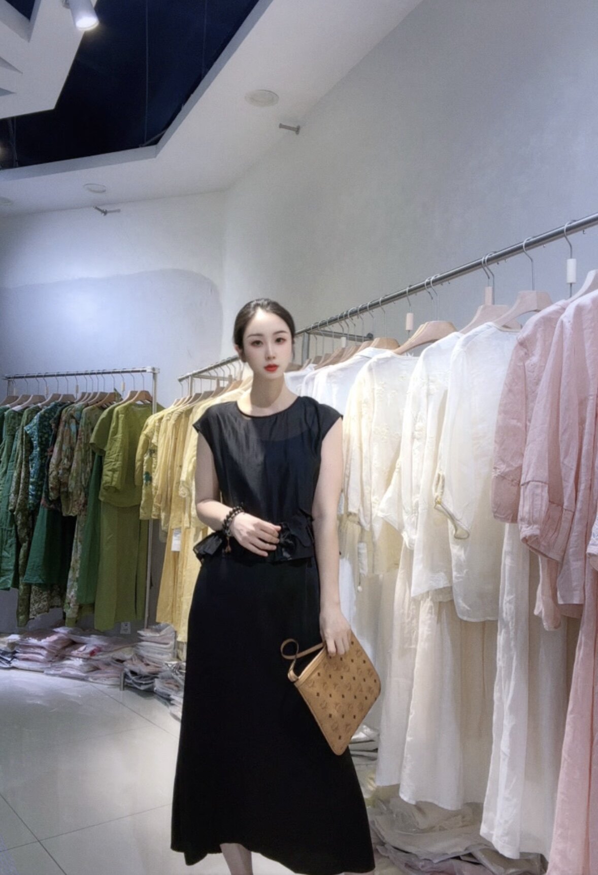 法式轻奢高级感圆领两件套连衣裙女夏季宽松显瘦气质设计感长裙潮