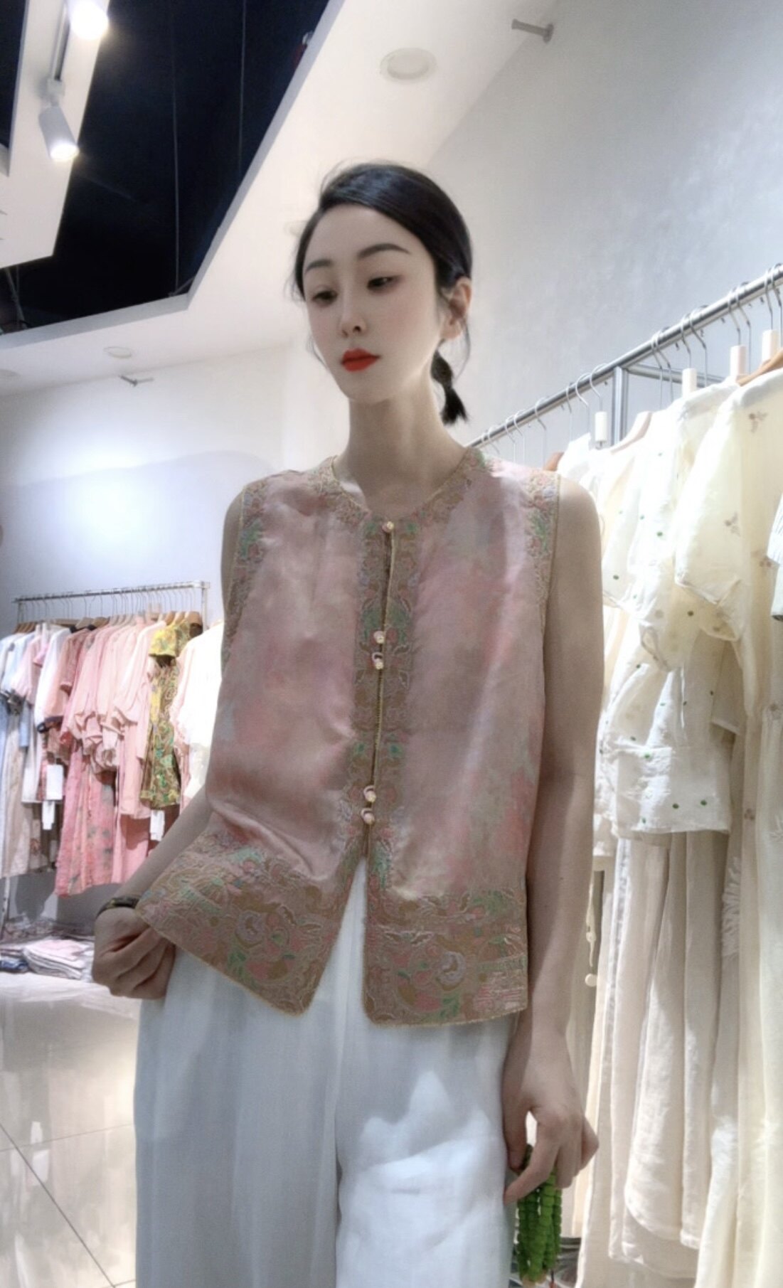 定制 女2026夏装新中式重工刺绣马甲无袖国风背心坎肩新中式马夹