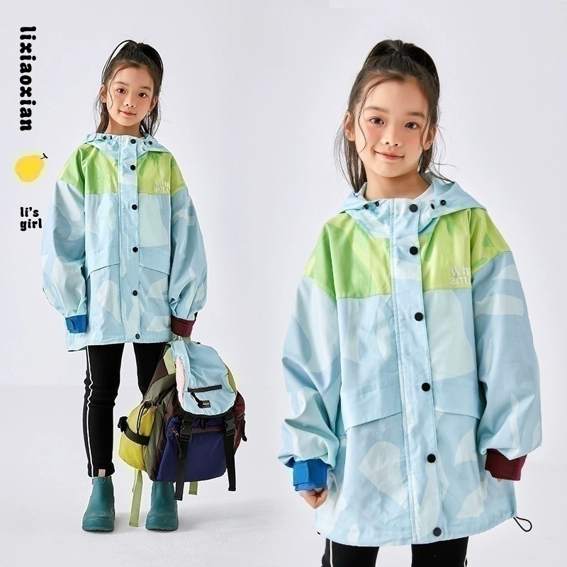 梨小闲儿童春季连帽迷彩外套