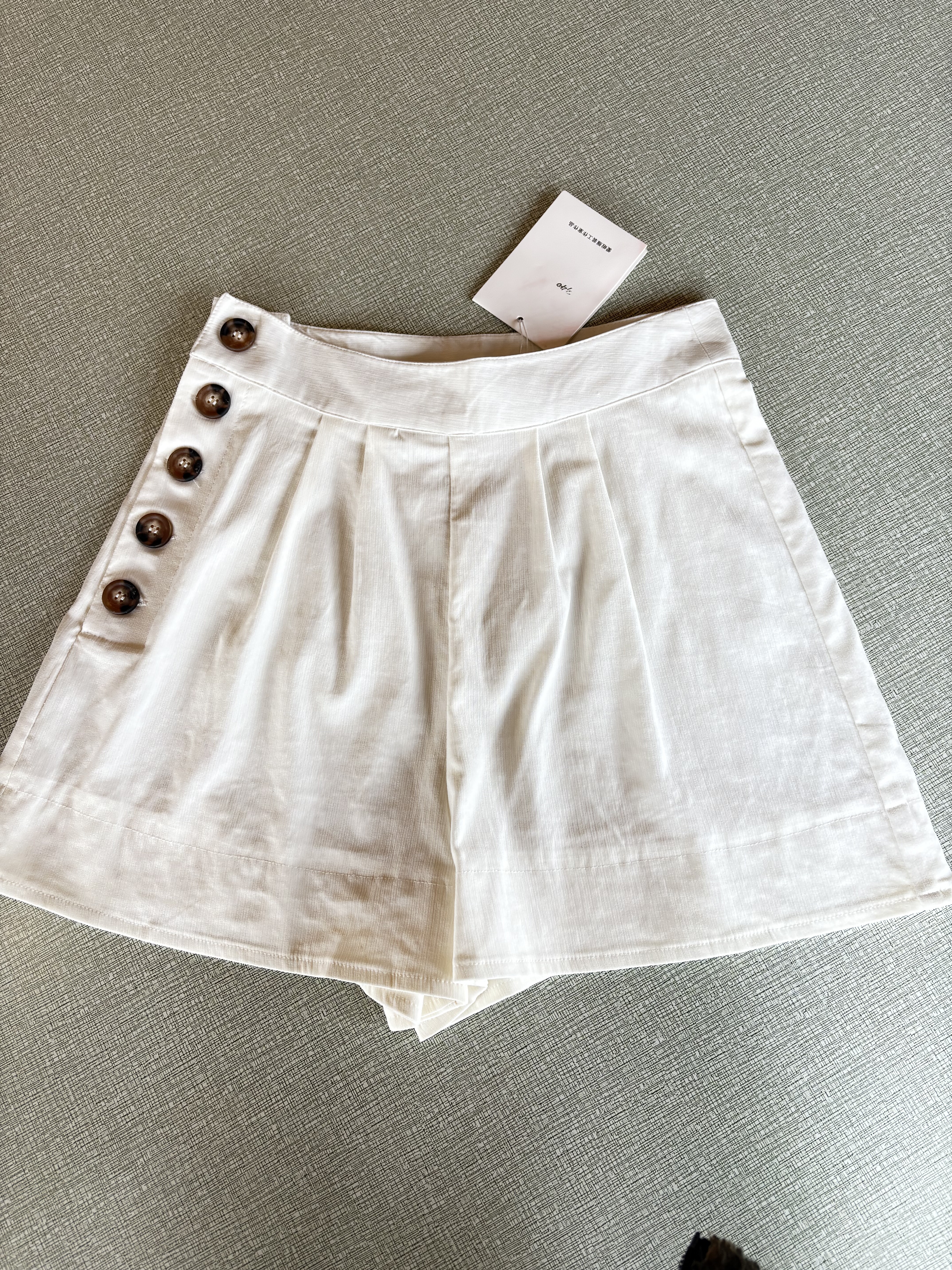 尾货清仓两件包邮女士短裤休闲百搭白色,女装/女士精品,短裤,淘宝优惠券,粉丝福利购,淘宝优惠卷