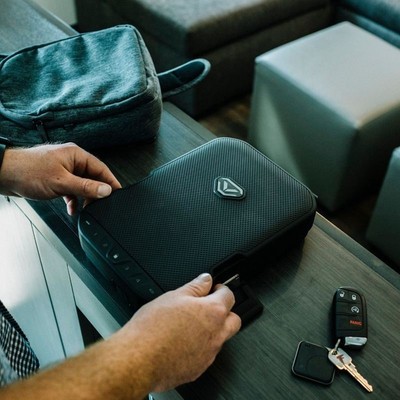 VAULTEK LifePod 旅行小型随身密码箱 防水防尘密封箱.