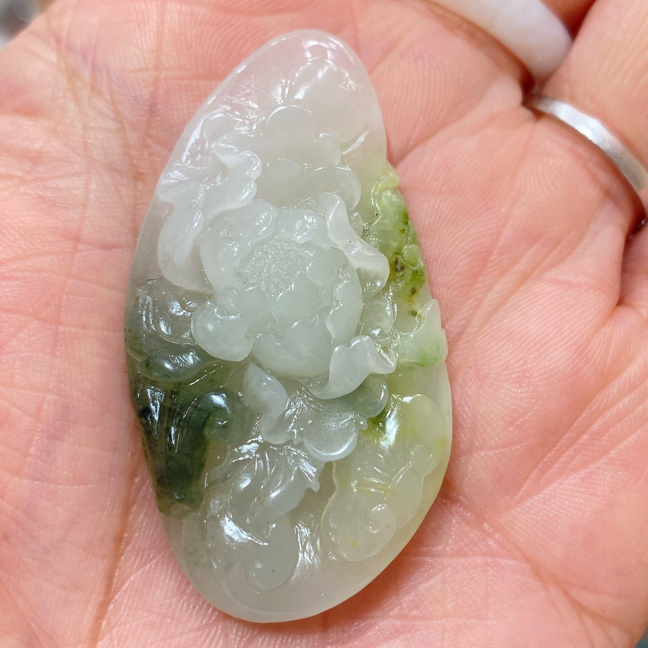 可言珠宝真天然南阳翡翠独山玉细腻通透纯净油脂牡丹花玉佩挂件坠