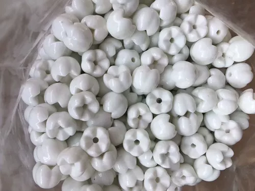 Бусины, белые бусы, аксессуар