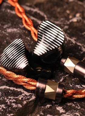 新加坡ELE荷兰canpur限量联名Mona Lisa蒙娜丽莎10单元入耳式耳机