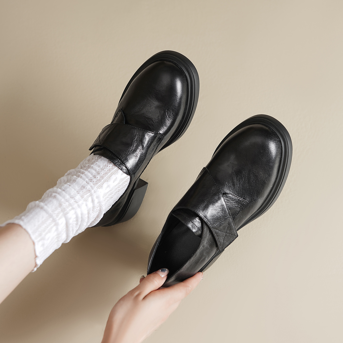 ins镇店之宝！羊皮静音底~英伦风厚底圆头乐福鞋女中跟小皮鞋软软