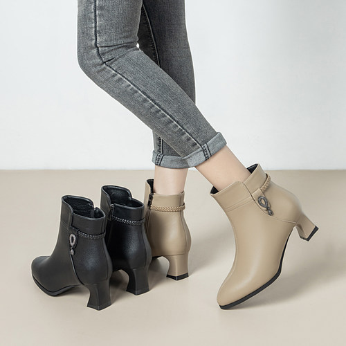 短靴女2025新款加绒爆款时尚女靴