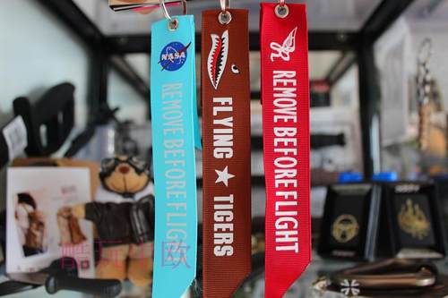 阿尔法夹克飞行拆除飘带钥匙扣