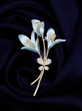 轻奢百合花滴油植物胸针小清新优雅气质花朵精致晚宴胸花服饰配件