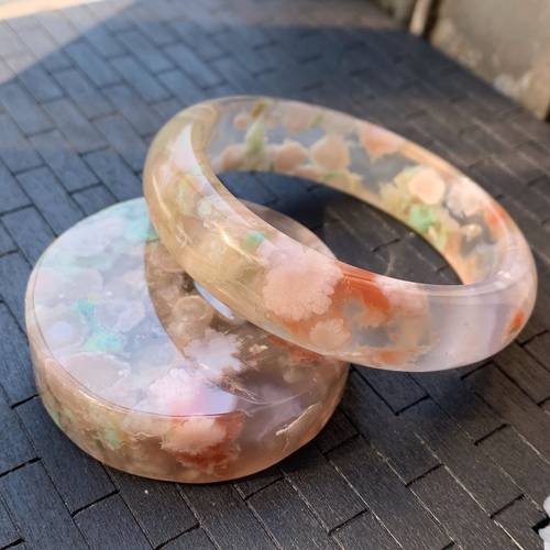 天然冰种玛瑙手镯芥末绿陶瓷飘花