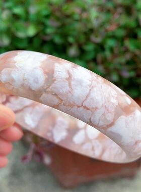 冰透粉红色飘花转好运玛瑙手镯