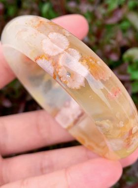 天然冰透黄色百搭飘花玛瑙手镯