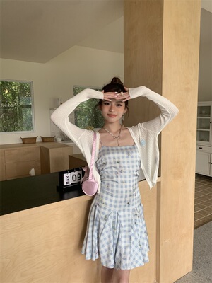 甜辣风百褶裙格子蓝色格子吊带裙