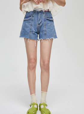 【清仓现货】MOMONANA心机显腿长热裤设计感花朵铆钉毛边牛仔短裤