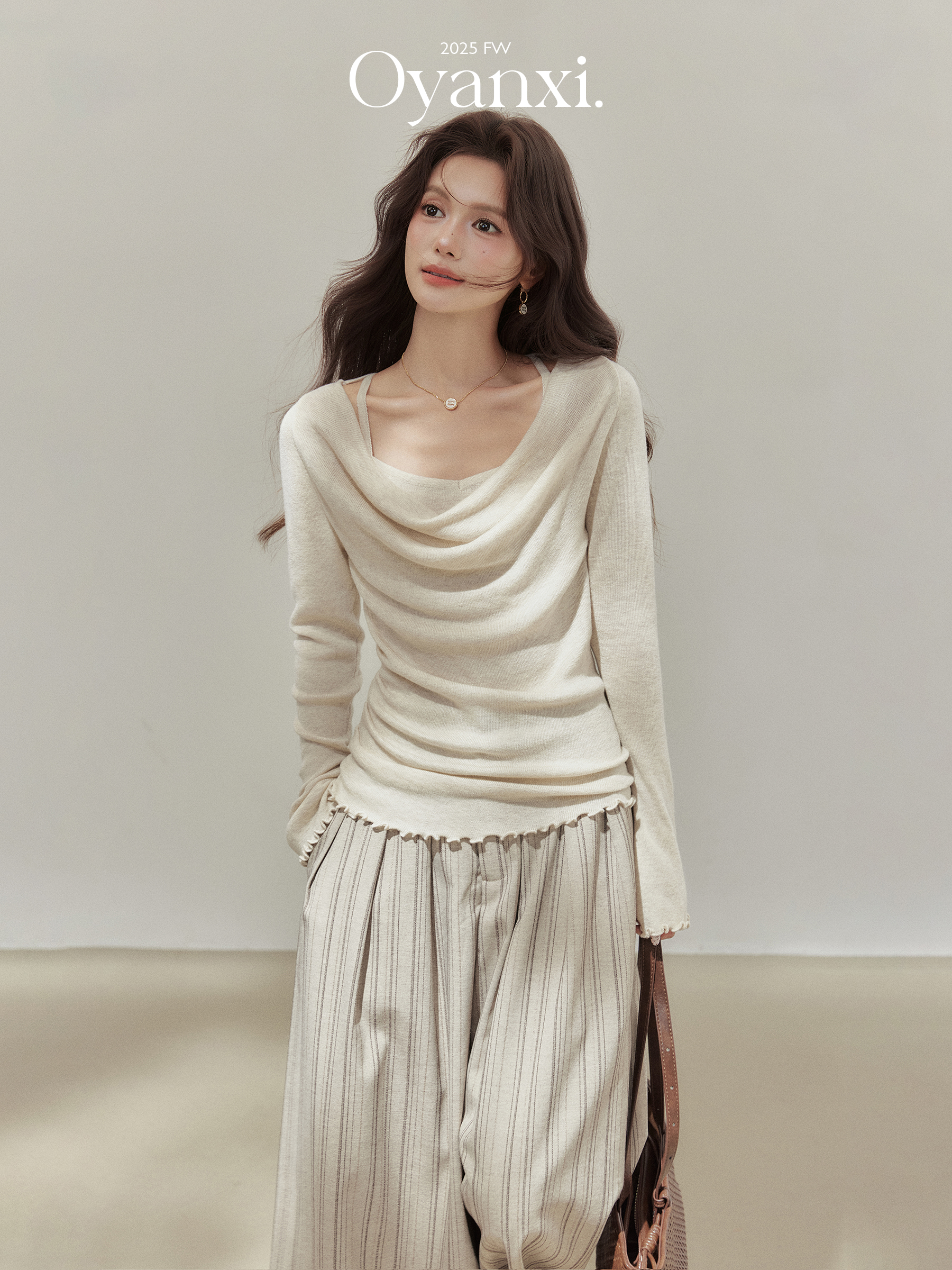 Peninsula Pine Nut Tea Fake Two-Piece Turtleneck Knit Sweater for Women, Unique and Slim-Fitting Long-Sleeve Top for Autumn