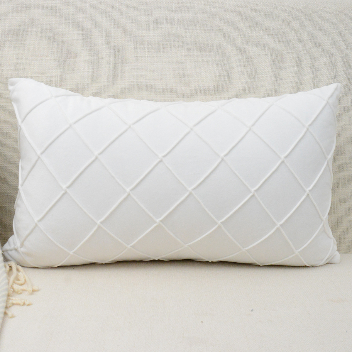 MILAN复古红色天鹅绒格子抱枕喜庆长方形腰枕客厅沙发飘窗靠垫套