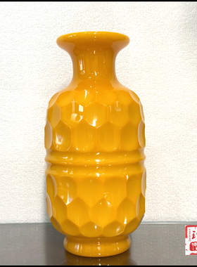 藏品 博山名贵色料大师手工茬棱打磨雕刻老鸡油黄琉璃灯笼瓶花瓶