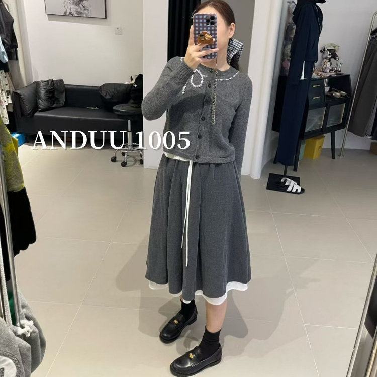 韩 秋冬新款设计感拼色假两件半身裙女小个子高腰显瘦休闲a字百褶