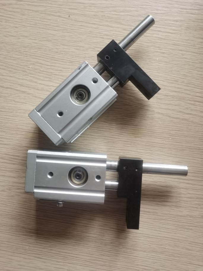 供应日本CKD卧式气爪H