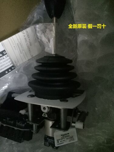 现货XD4PA24 XD4PA24施耐德4 向游戏棒控制器 弹簧复位 全新原装
