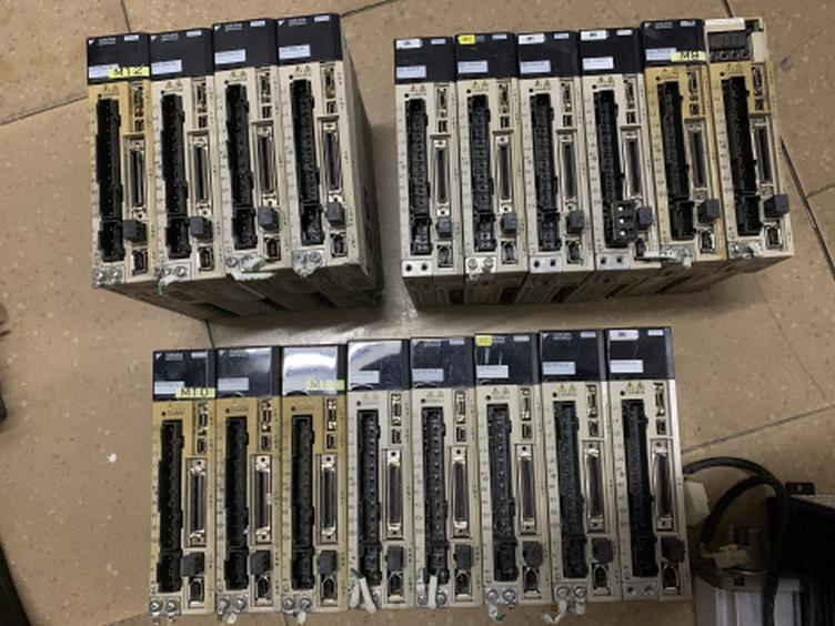 ￥安川 SGDV-R90A01A/1R6A01A/2R8A01A询价