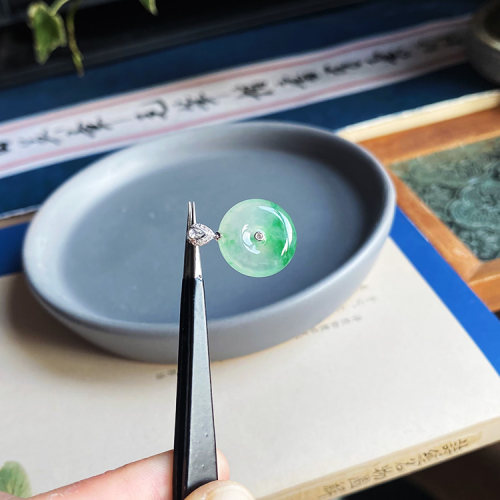 15mm 小扣子缅甸料天然老坑A货翡翠平安扣飘绿花阳绿翠色起胶证书