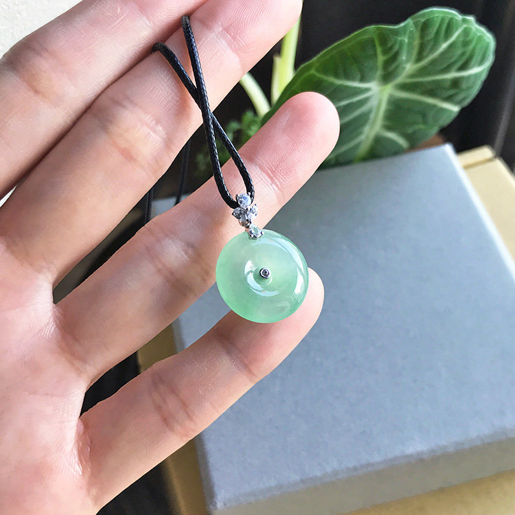 17mm 自然光实拍缅甸A货翡翠平安扣冰种浅绿色小肥扣吊坠挂件证书