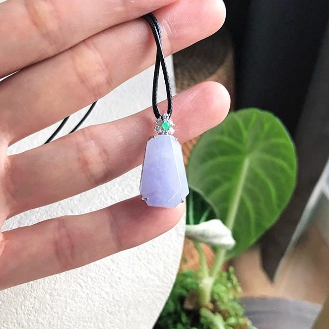A货翡翠牌子浅紫色紫罗兰